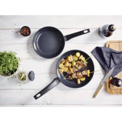 KURO Poêle En Fonte D'Aluminium Revêtement Céramique BEKA D30 Cm -Beka kuro poele en fonte d aluminium revetement ceramique anti adherent beka d30 cm 17