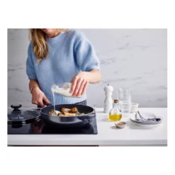 PRO INDUC Sauteuse Corps Alu ép 3mm Revêtement Céramique Induction + Couvercle BEKA D28 -Beka pro induc sauteuse corps alu ep 3mm revetu induction couvercle beka d28 5